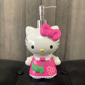 New Hello Kitty In Bright Pink With Green Candy Purse Lotion Soap Dispenser Pump